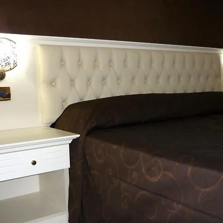 Madonna Delle Grazie 4*